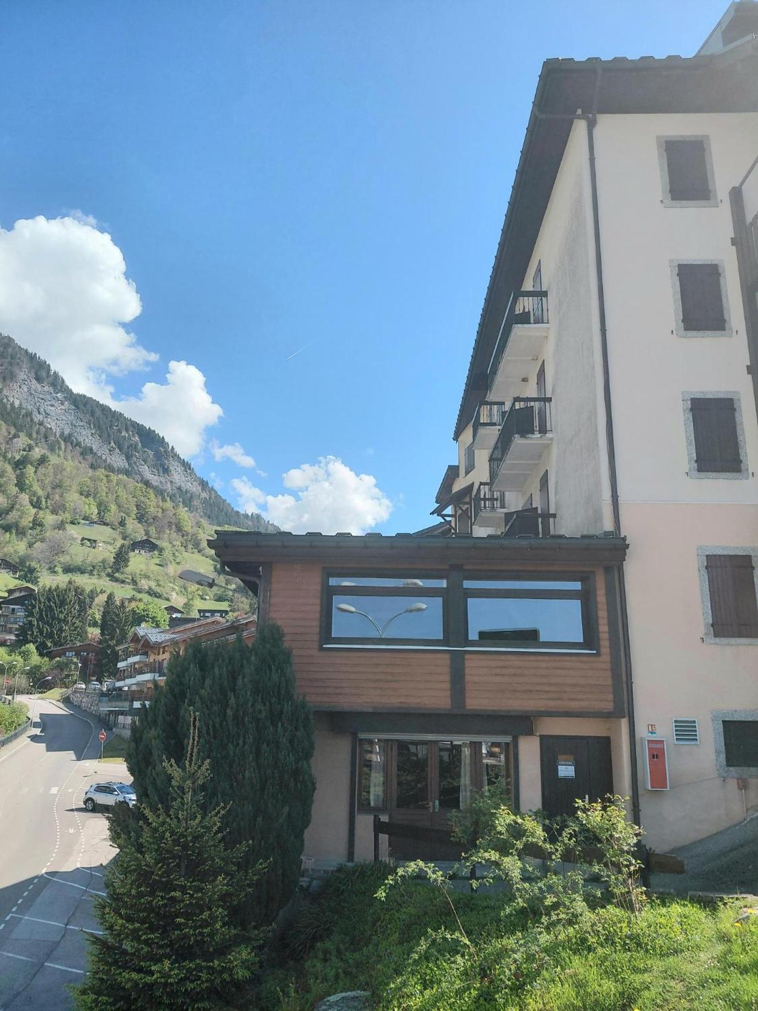 Hotel Le Montblanc 弗吕梅 外观 照片